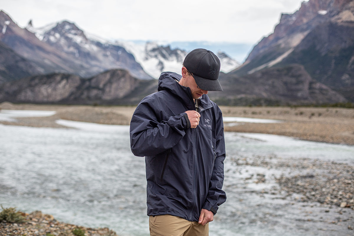 McKinley Geschaft -McKinley Geschaft Arcteryx Beta Jacket zipping up in Patagonia